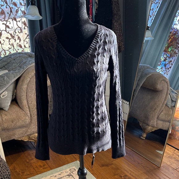 St. John's Bay Women's Charcoal V-Neck Sweater - Picture 1 of 3
